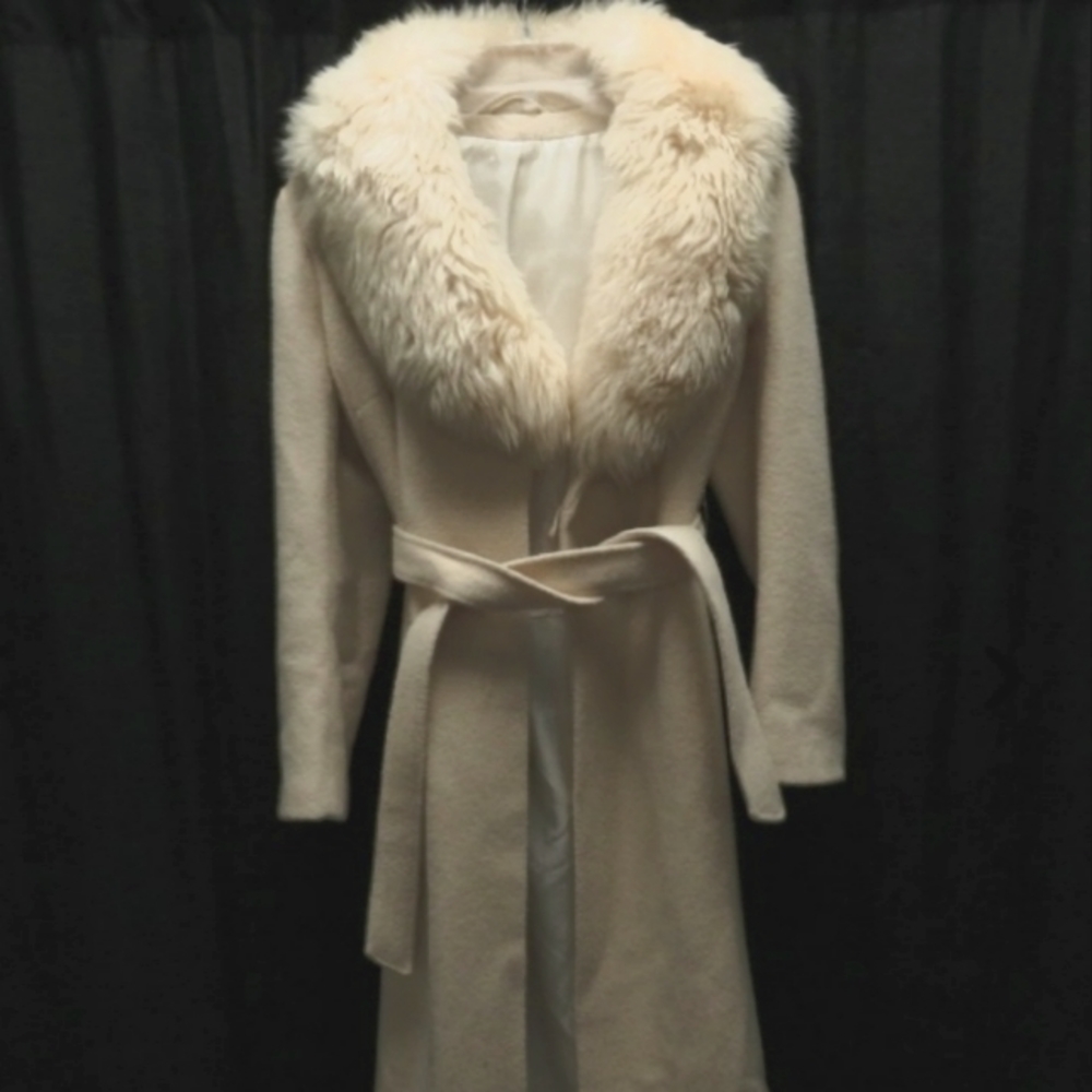 Vintage, Ivory, 70s wool coat, fur collar